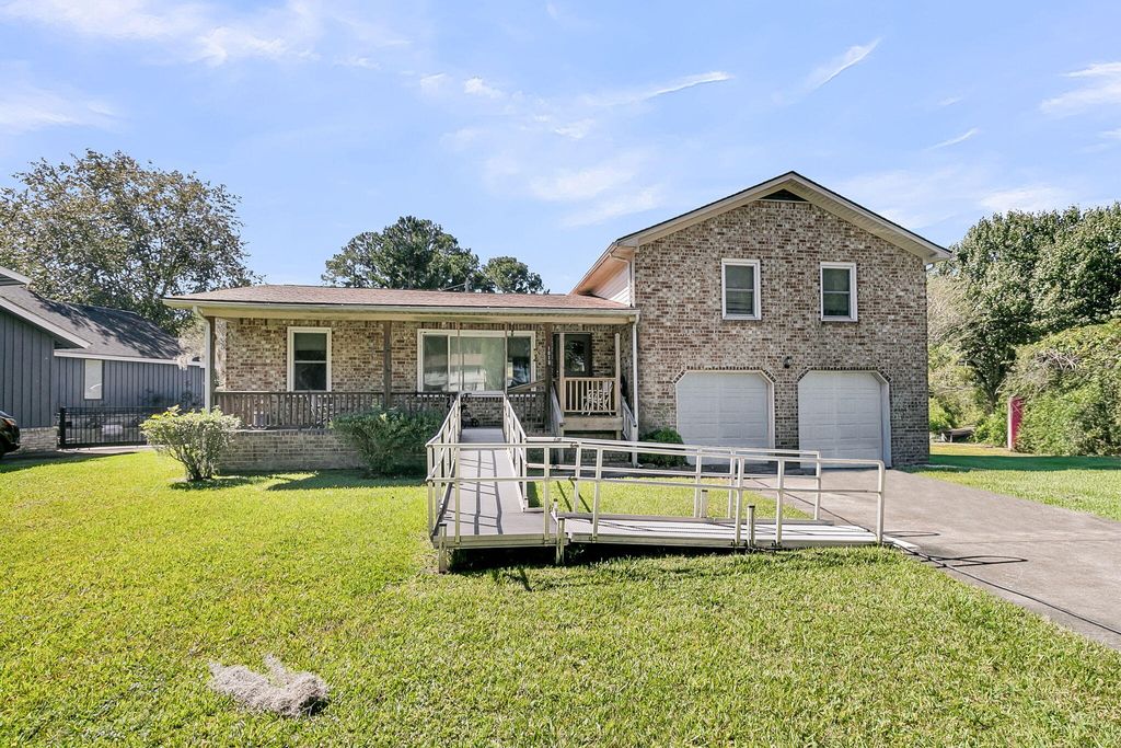 Photo of 1019 Live Oak Avenue, Moncks Corner, SC 29461 (MLS # 25028764)