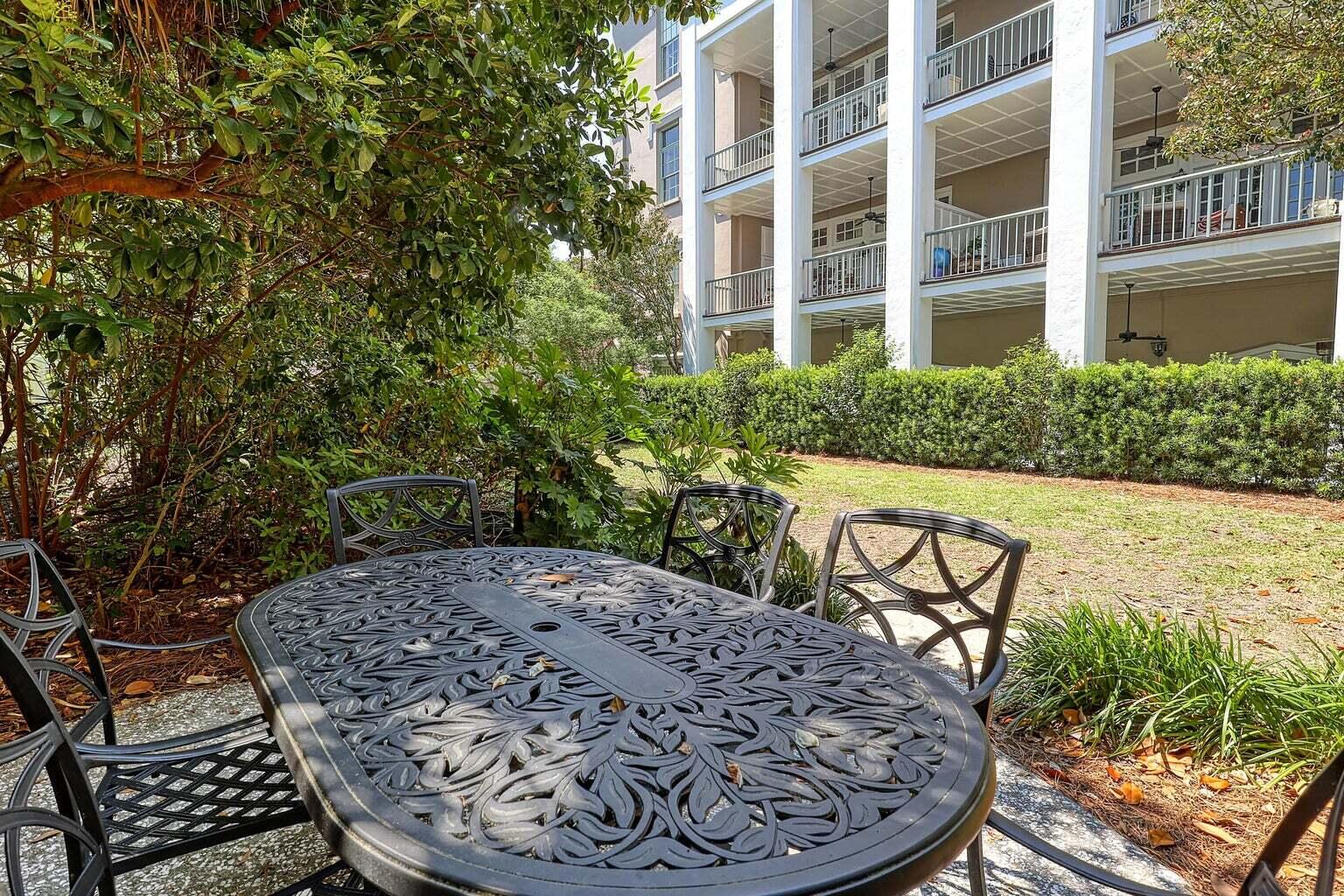 67 Legare Street 104