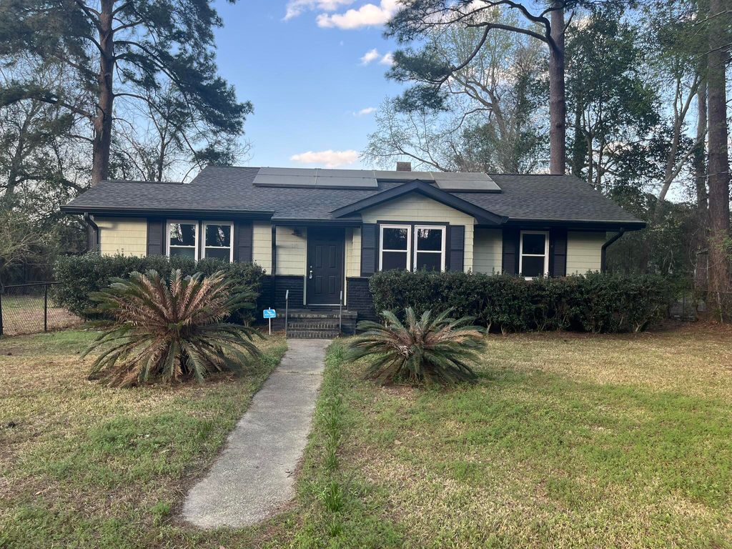 Photo of 110 Peachtree Road, Walterboro, SC 29488 (MLS # 26007021)