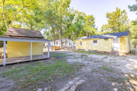 A home in North Charleston