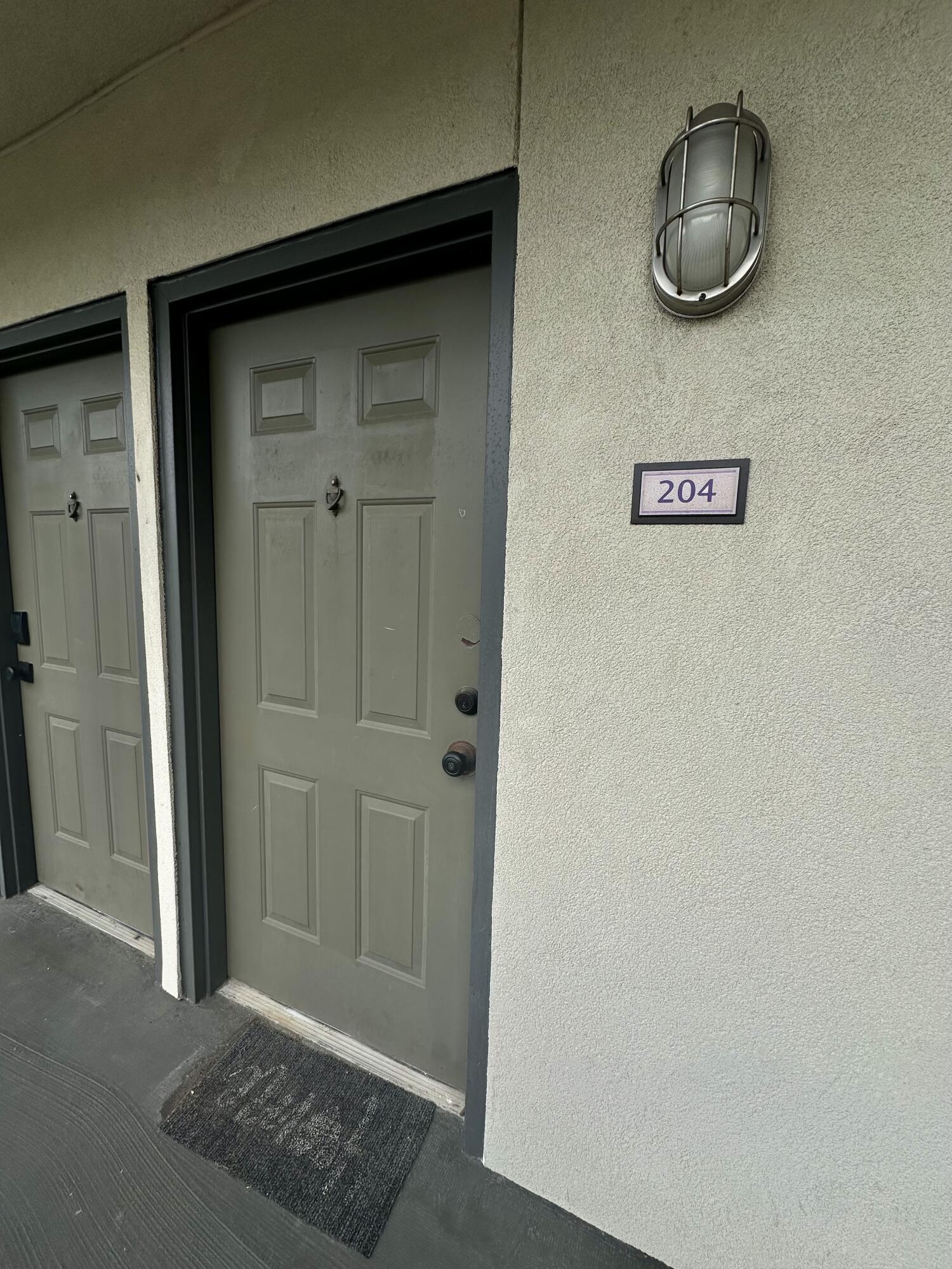 40 Bee Street 204