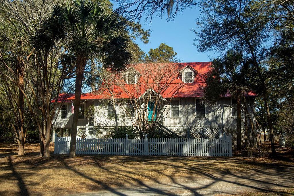 Photo of 715 Ramshorn Lane, McClellanville, SC 29458 (MLS # 26009937)