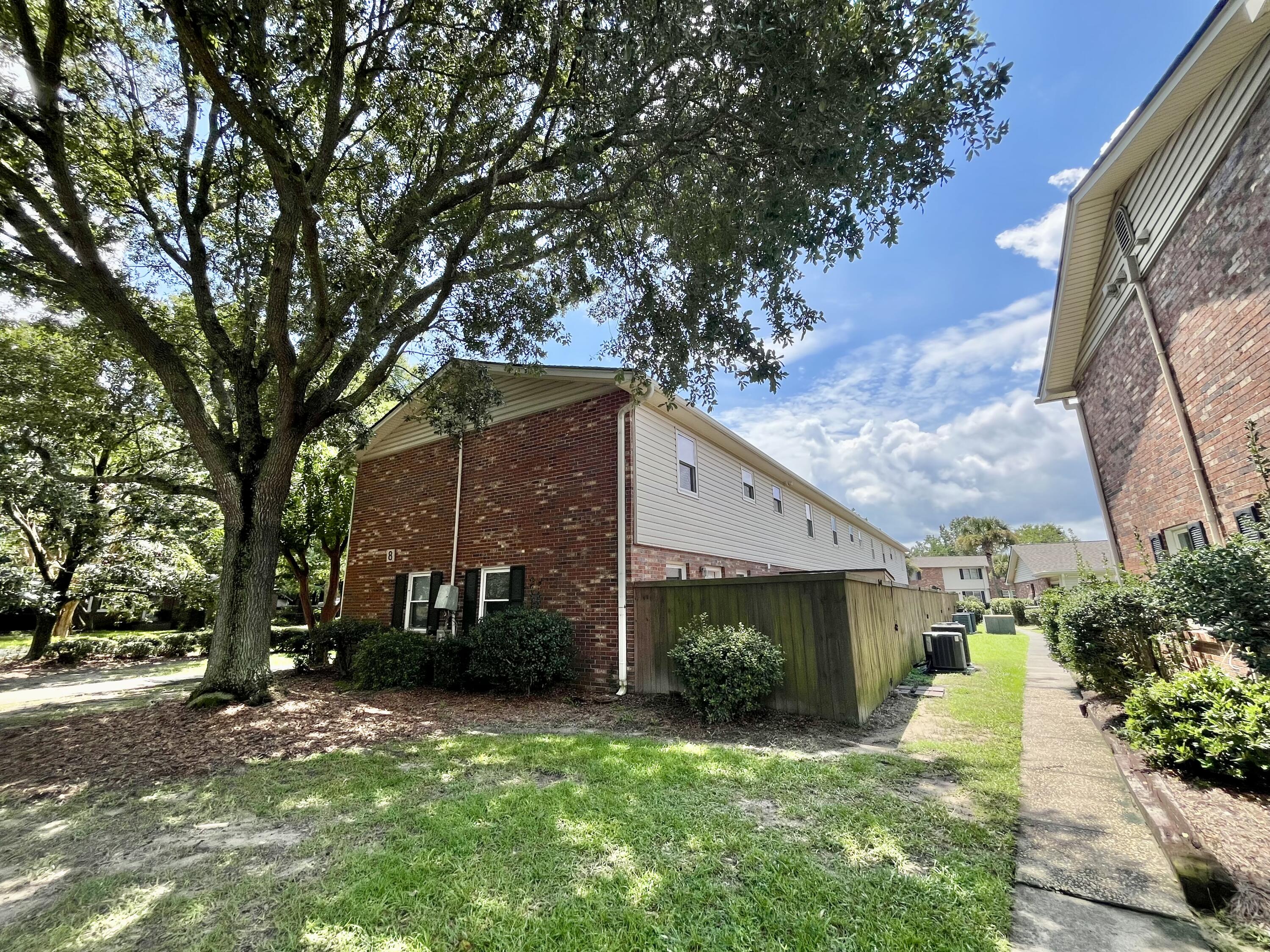 415 Parkdale Drive 8f