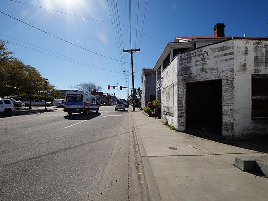 Photo of 165 President Street, Charleston, SC 29403 (MLS # 25032019)