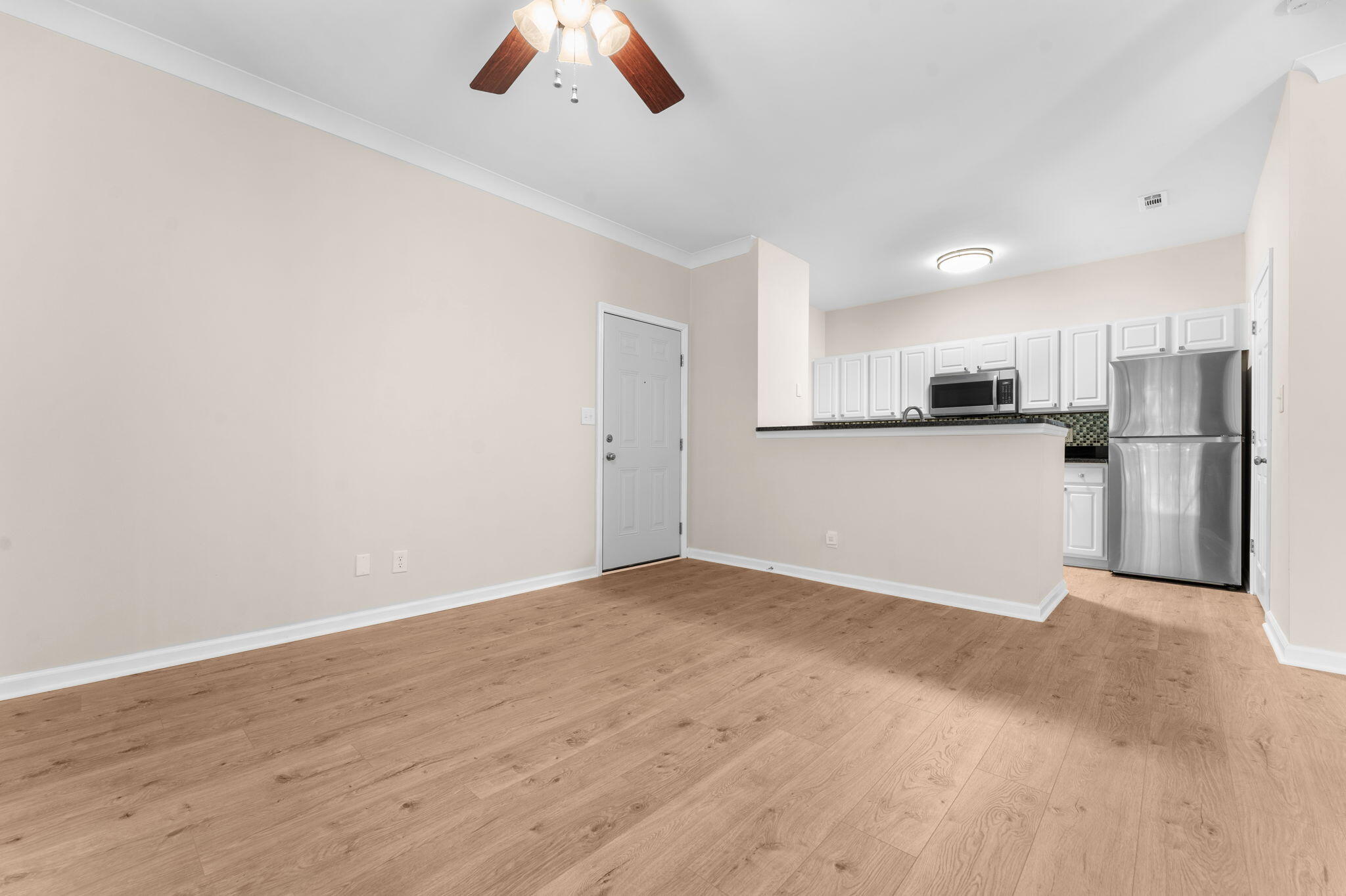 1600 Long Grove Drive 1622