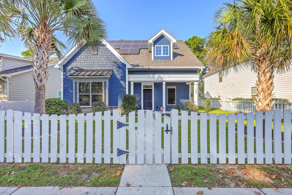 Photo of 102 Shea Street, Summerville, SC 29485 (MLS # 25025571)