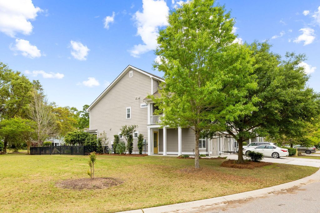 Photo of 2110 Oyster Reef Lane, Mount Pleasant, SC 29466 (MLS # 26010311)