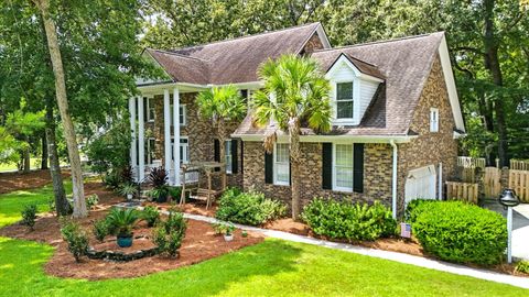 Photo of 123 Huckleberry Lane, Summerville, SC 29485 (MLS # 25023172) Photo of 123 Huckleberry Lane, Summerville, SC 29485 (MLS # 25023172)