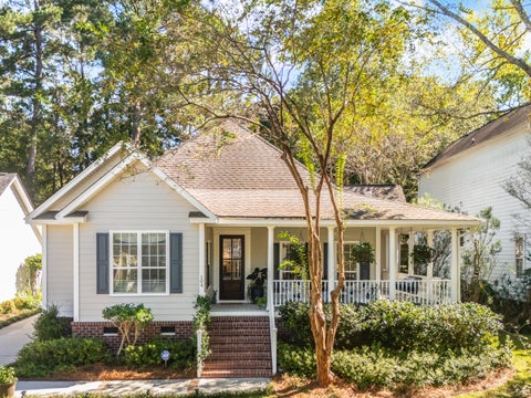 Photo of 104 White Pine Way, Summerville, SC 29485 (MLS # 26028505)