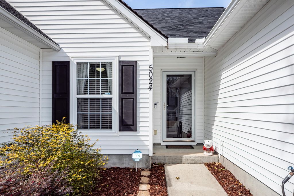 Photo of 5024 Thornton Drive, Summerville, SC 29485 (MLS # 26005528)