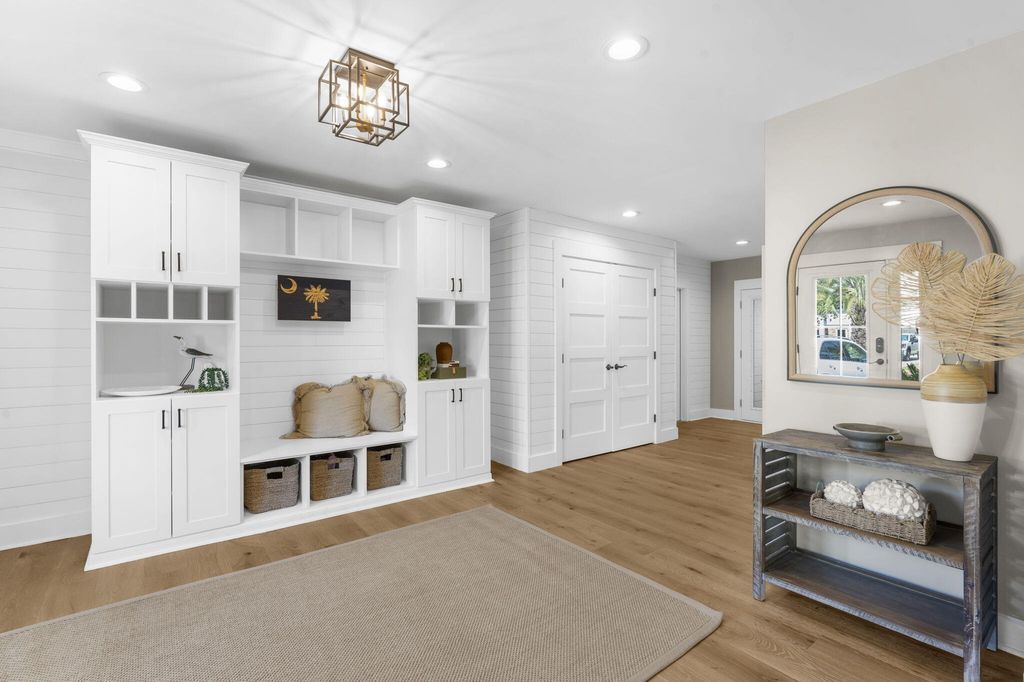 Photo of 978 Law Lane, Mount Pleasant, SC 29464 (MLS # 26010224)