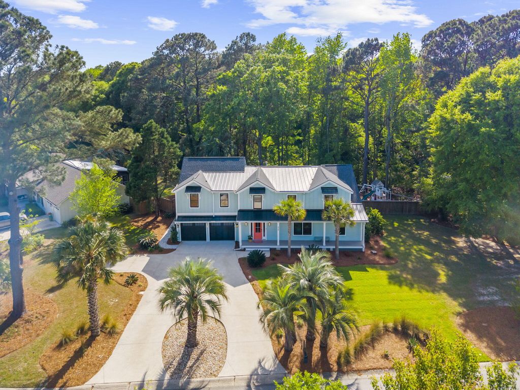 Photo of 978 Law Lane, Mount Pleasant, SC 29464 (MLS # 26010224)