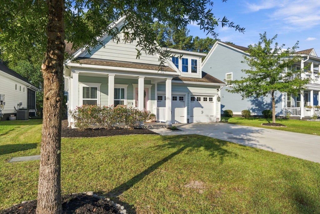 Photo of 217 Calm Water Way, Summerville, SC 29486 (MLS # 26028799)