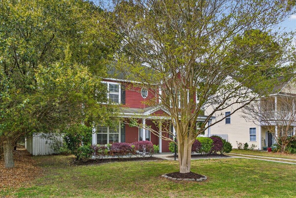 Photo of 8945 Planters Row Lane, Summerville, SC 29485 (MLS # 26008892)