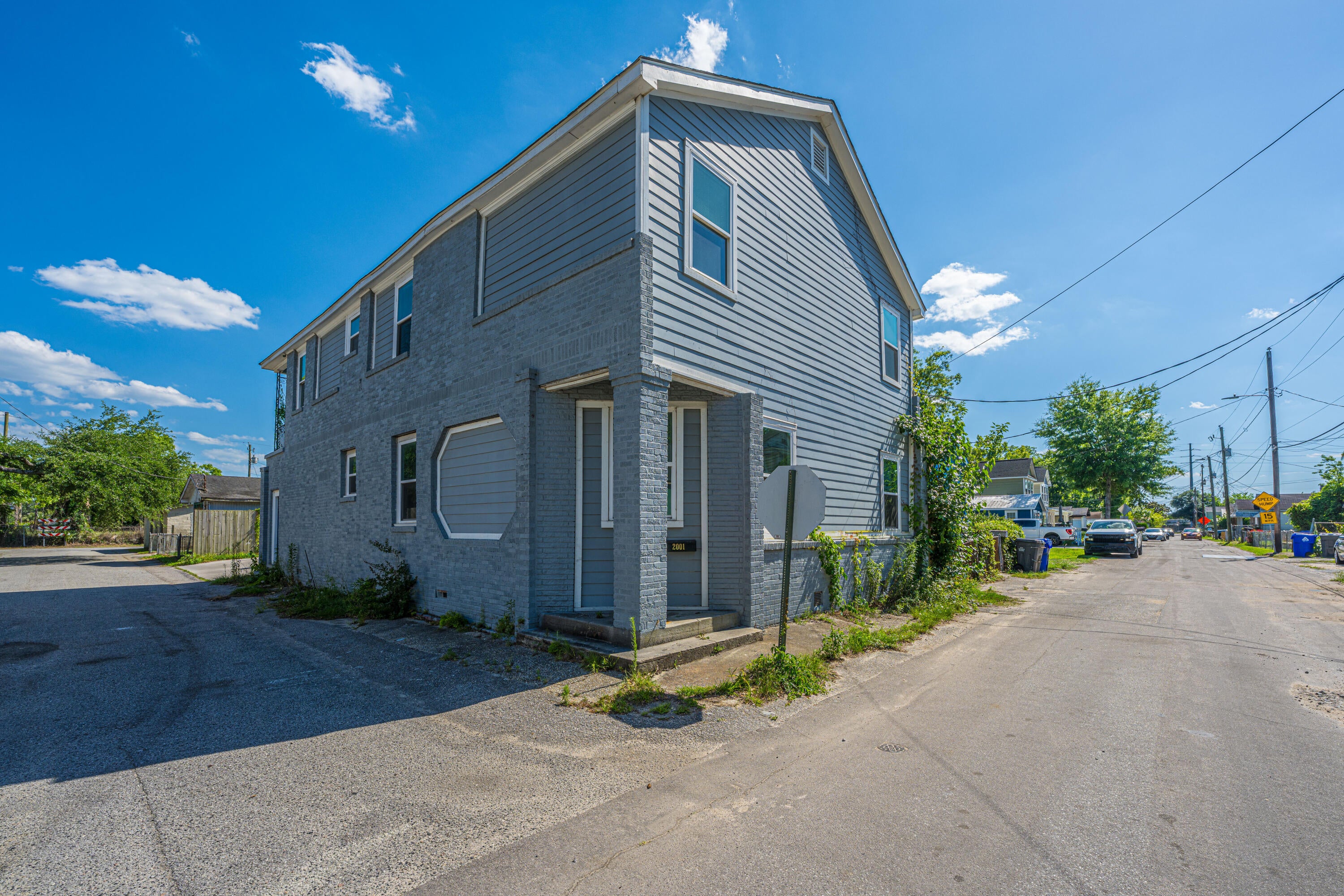 2001 Hugo Avenue A & B