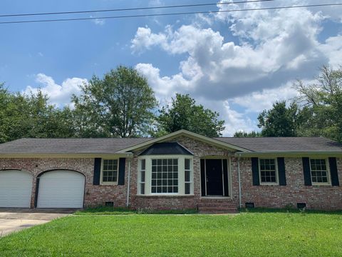 205 Pinewood Drive Summerville SC 29483