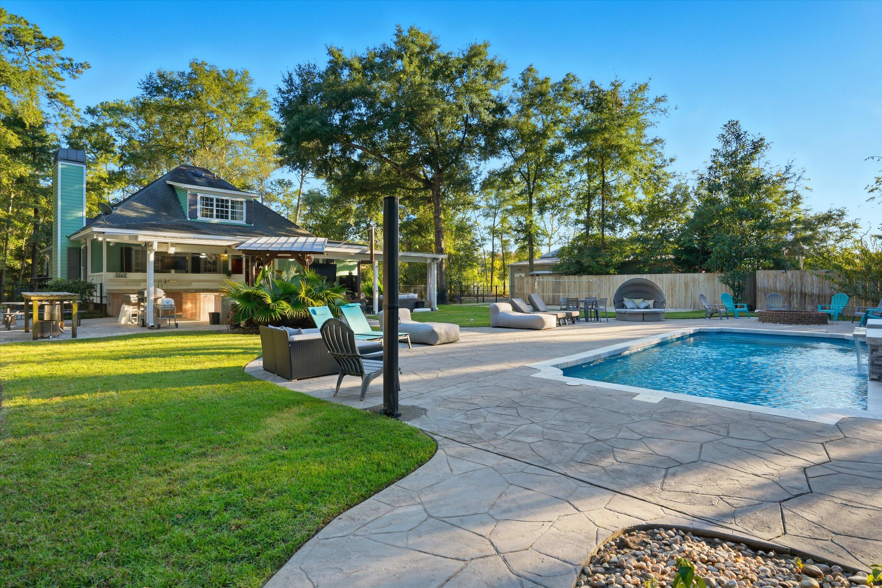 5864 Bears Bluff Road