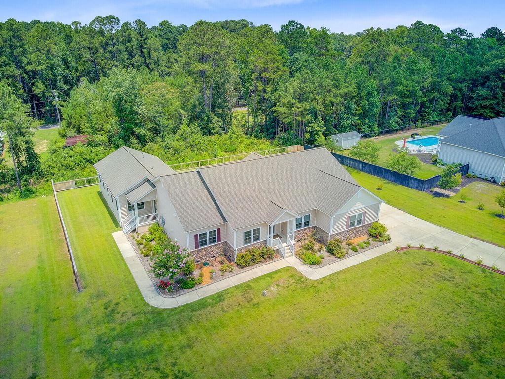 Photo of 708 Tierra Loop, Summerville, SC 29483 (MLS # 25017802)