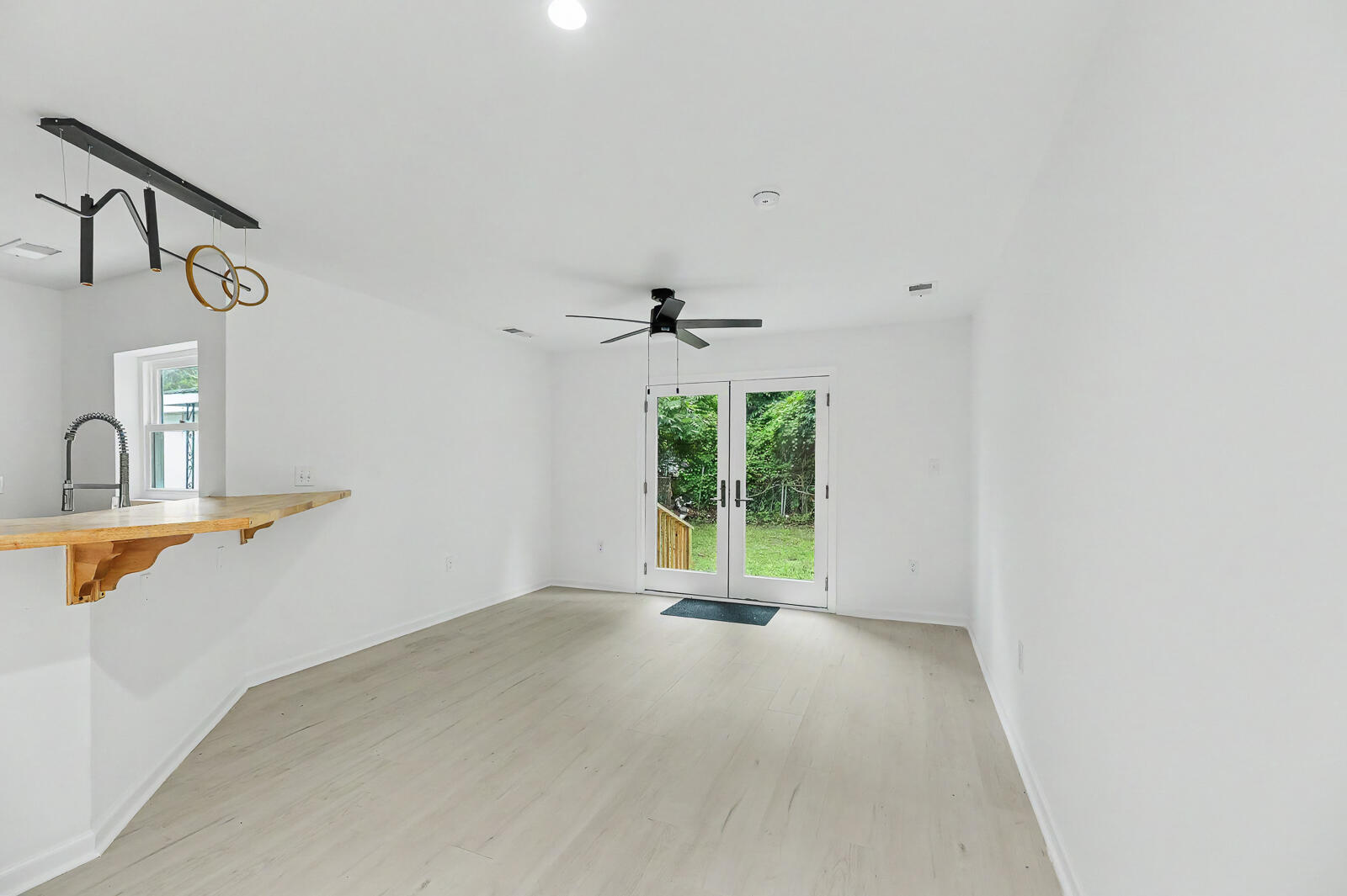 2709 Henry Street