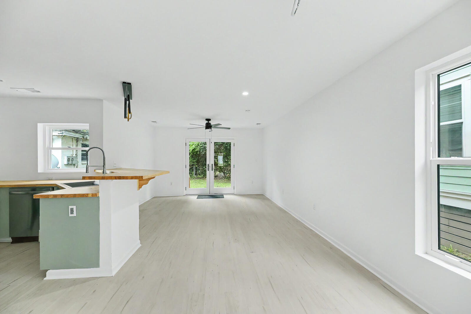 2709 Henry Street