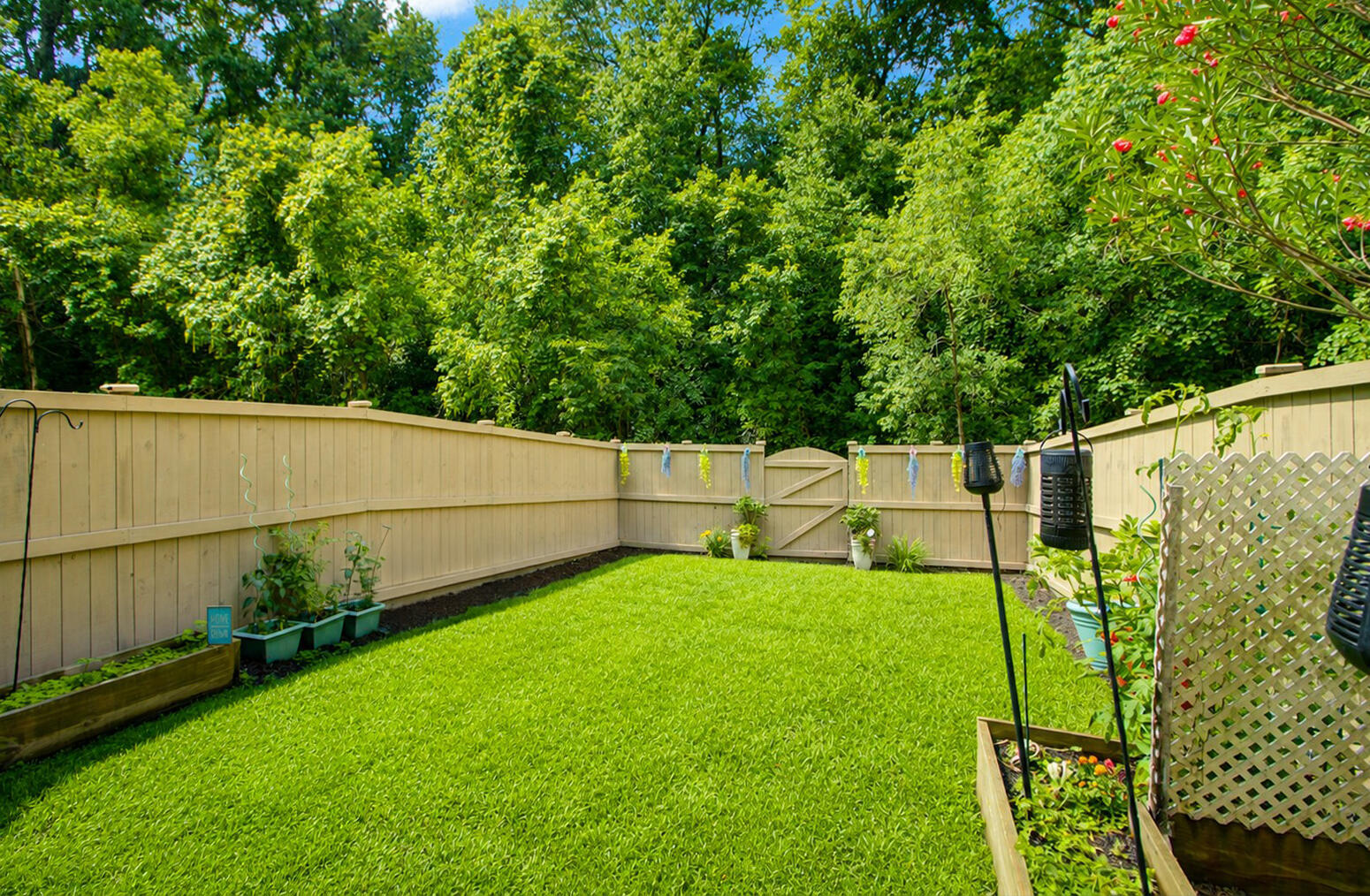 133 Claret Cup Way