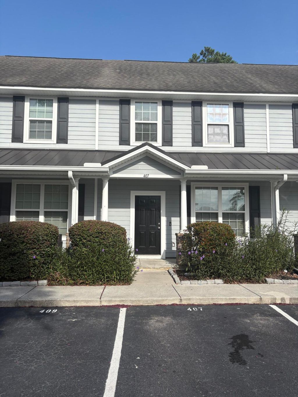 Photo of 407 Hemingway Circle, Summerville, SC 29483 (MLS # 26020786)