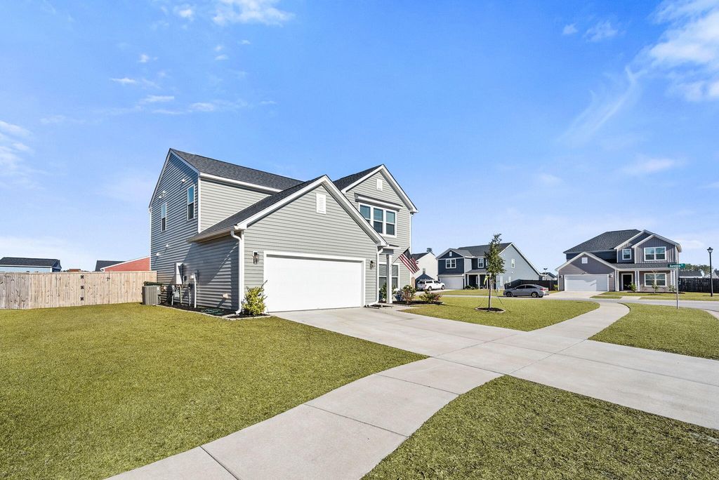 Photo of 100 Lucca Drive, Summerville, SC 29486 (MLS # 26004105)