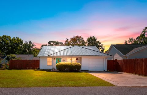 Photo of 110 Eaton Way, Summerville, SC 29486 (MLS # 25028866) Photo of 110 Eaton Way, Summerville, SC 29486 (MLS # 25028866)