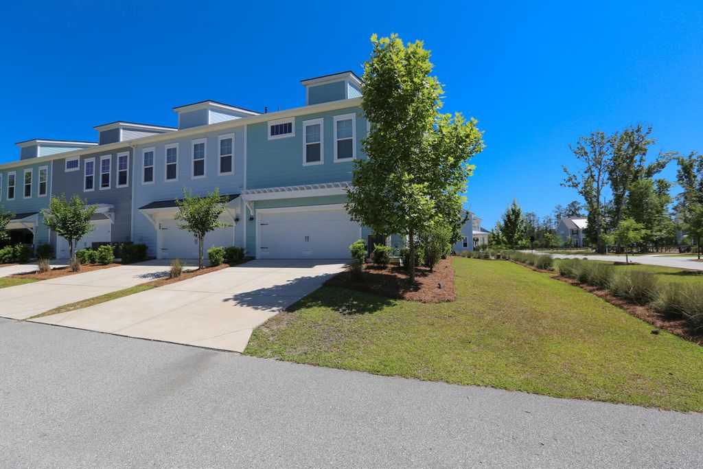 Photo of 3115 Sturbridge Road, Mount Pleasant, SC 29466 (MLS # 26014570)