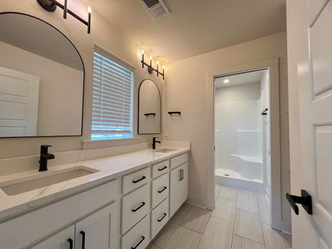 A home in North Charleston