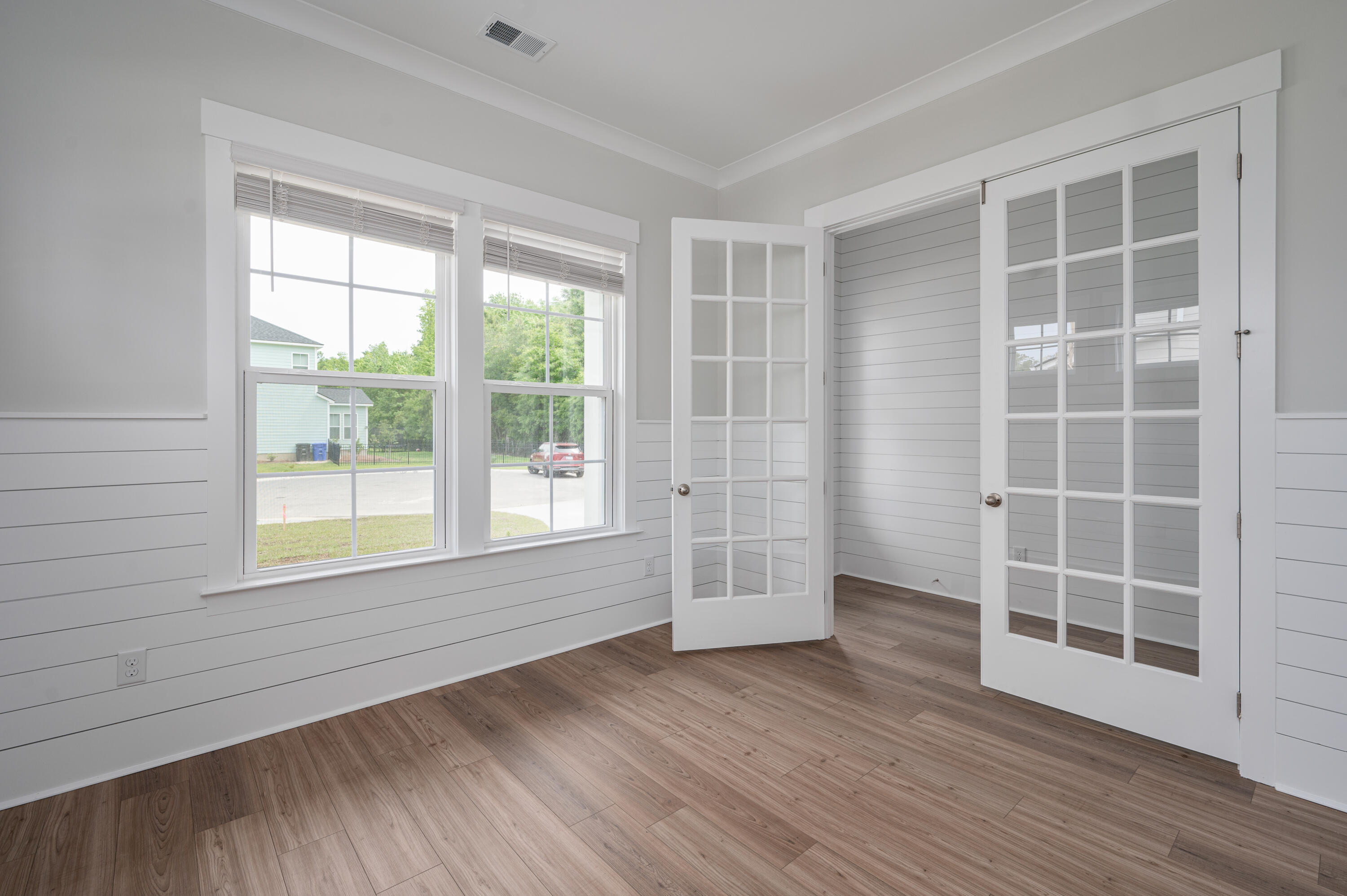 295 W Coleman Boulevard