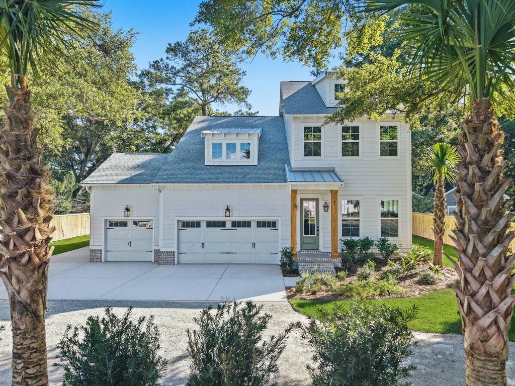 Photo of 295 W Coleman Boulevard, Mount Pleasant, SC 29464 (MLS # 26012649)