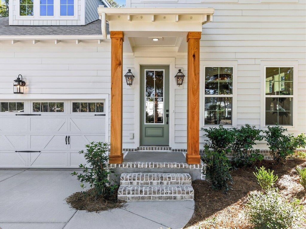 Photo of 295 W Coleman Boulevard, Mount Pleasant, SC 29464 (MLS # 26012649)