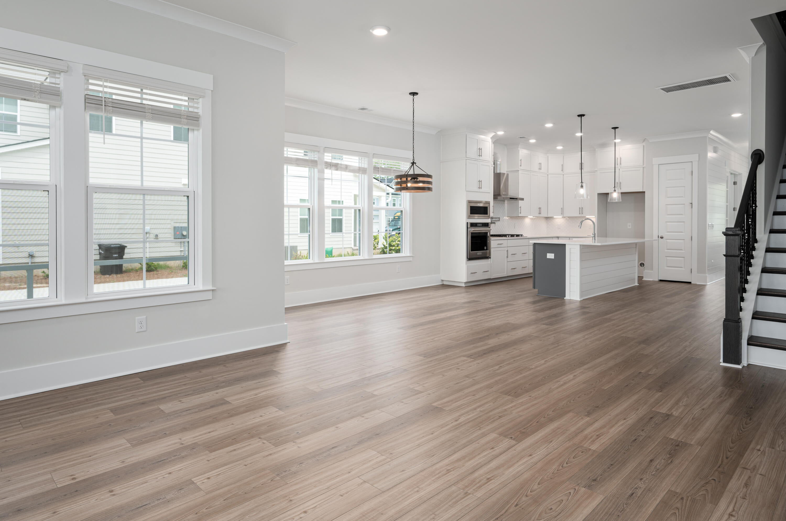 295 W Coleman Boulevard