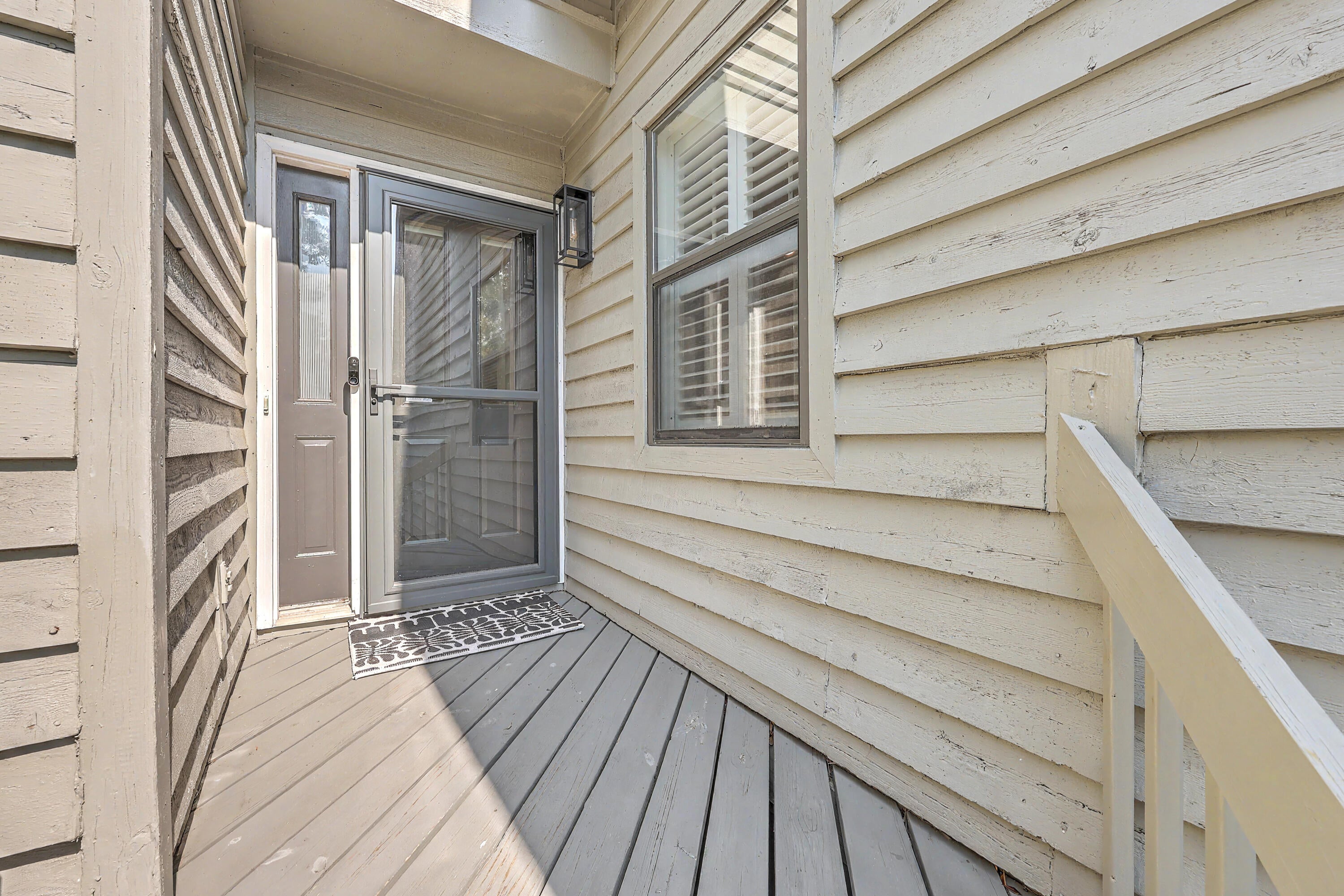 1043 Marsh Court Lane