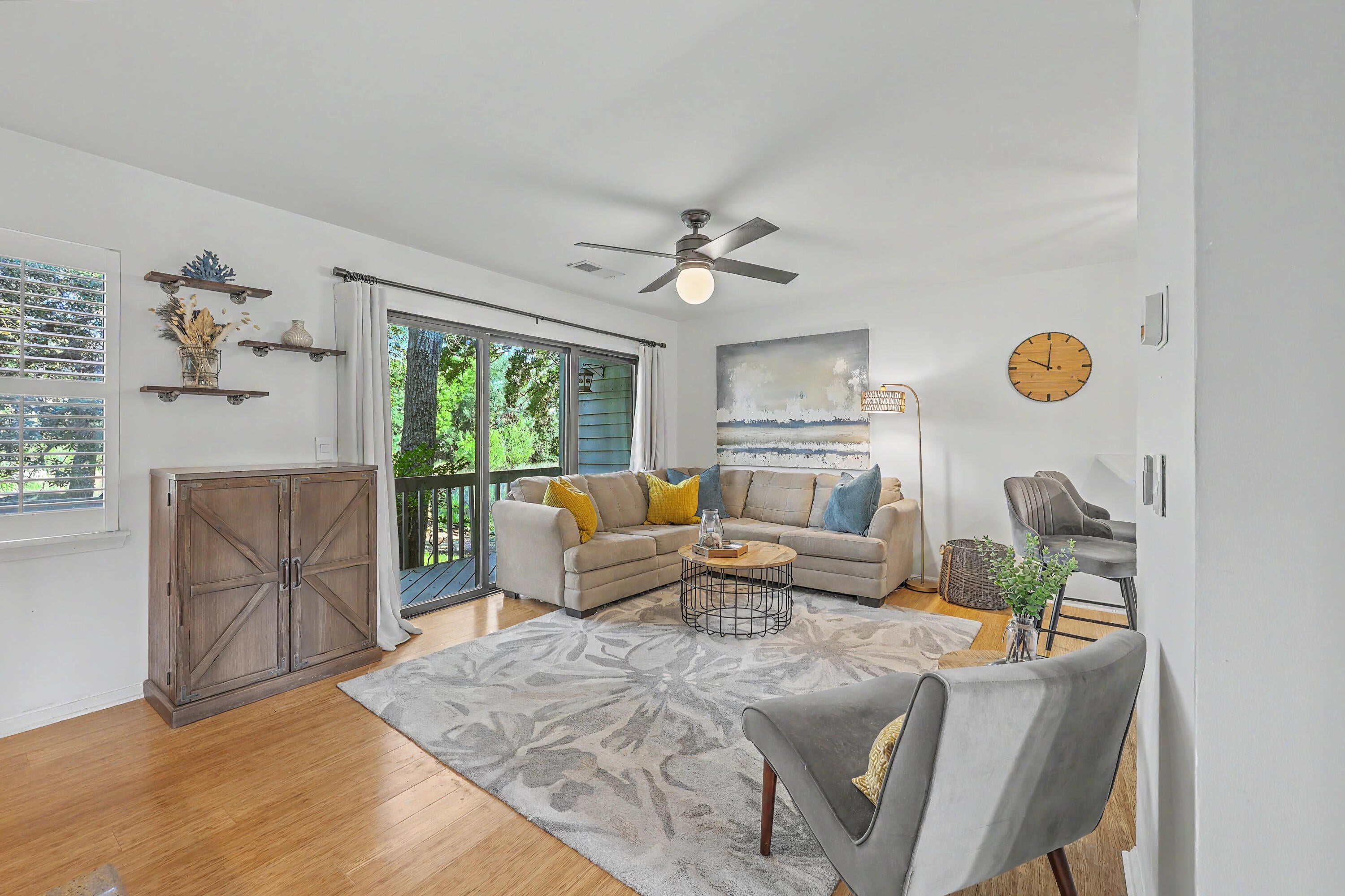 1043 Marsh Court Lane