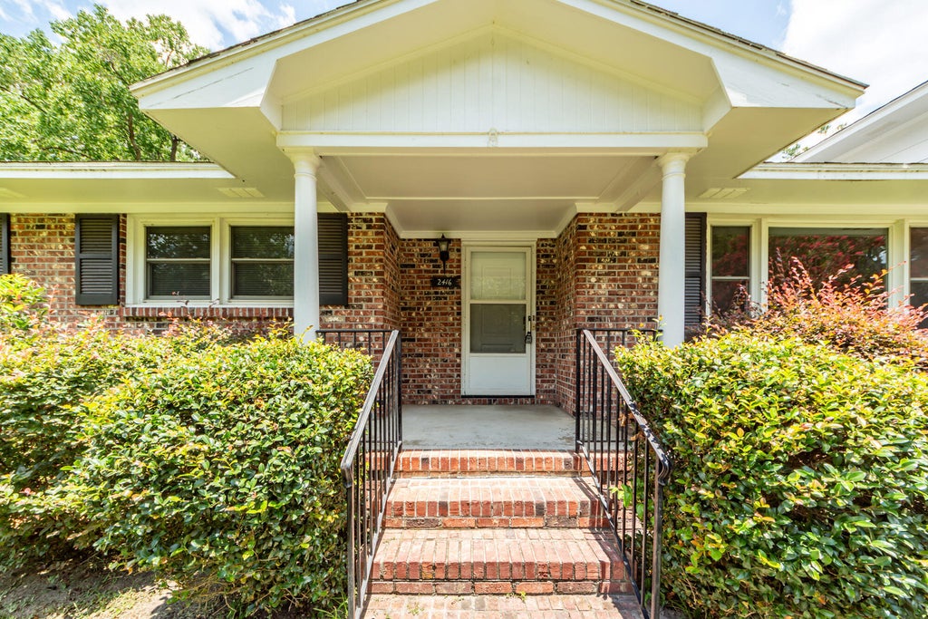 Photo of 2416 Tiffany Drive, Charleston, SC 29414 (MLS # 26018961)