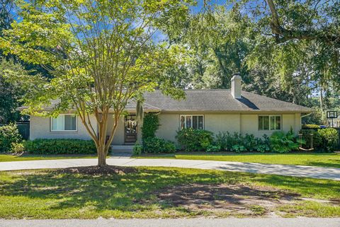 Photo of 672 Clearview Drive, Charleston, SC 29412 (MLS # 25024152)