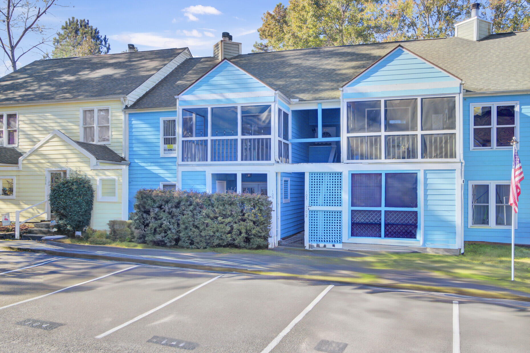 105 Peacock Place