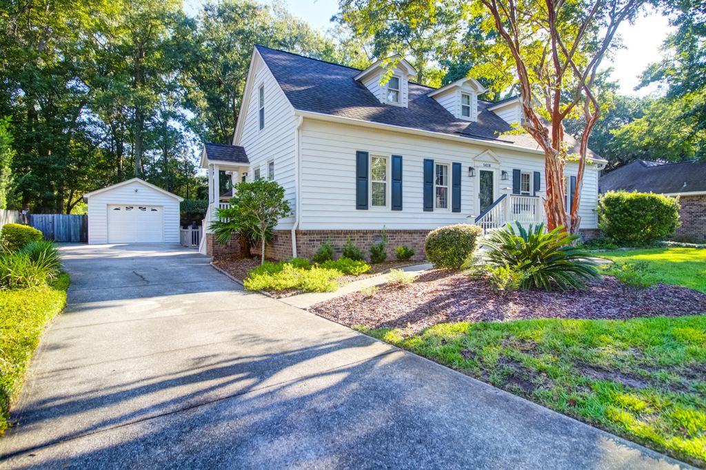 Photo of 1418 Inland Creek Way, Mount Pleasant, SC 29464 (MLS # 25026734)