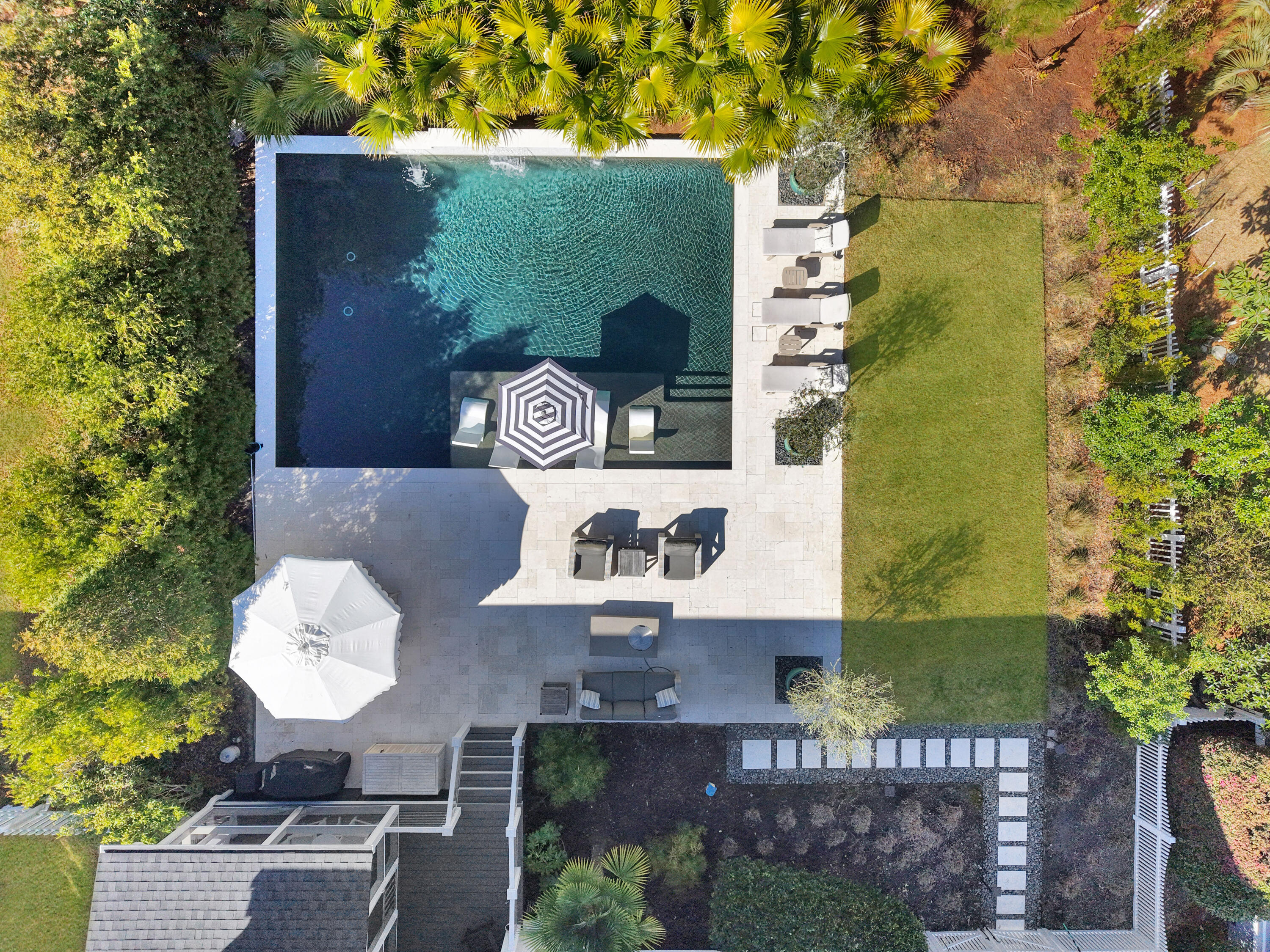 2614 River Bluff Lane