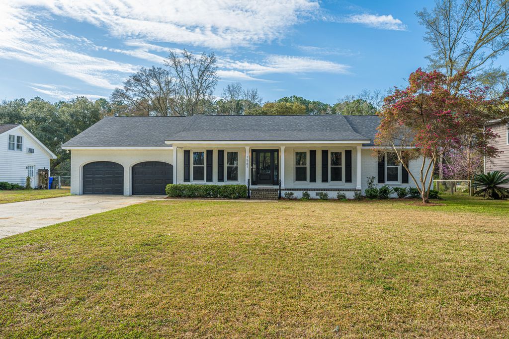 Photo of 1561 Montclair Street, Charleston, SC 29407 (MLS # 26006296)