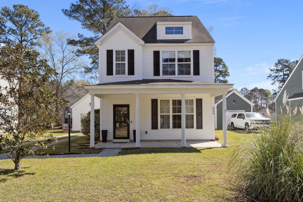 Photo of 8950 Planters Row Lane, Summerville, SC 29485 (MLS # 26007975)