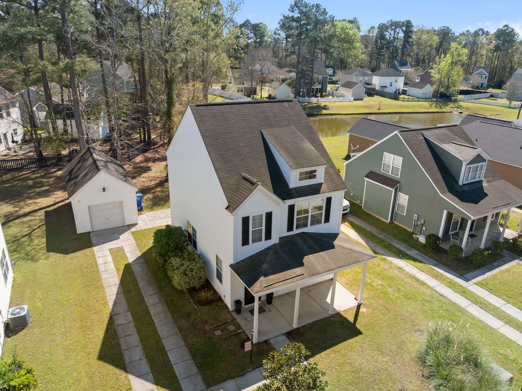 Photo of 8950 Planters Row Lane, Summerville, SC 29485 (MLS # 26007975)