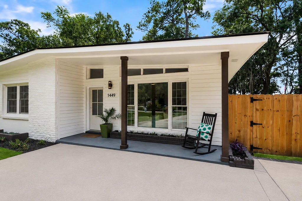 Photo of 1449 S Sherwood Drive, Charleston, SC 29407 (MLS # 26026004)