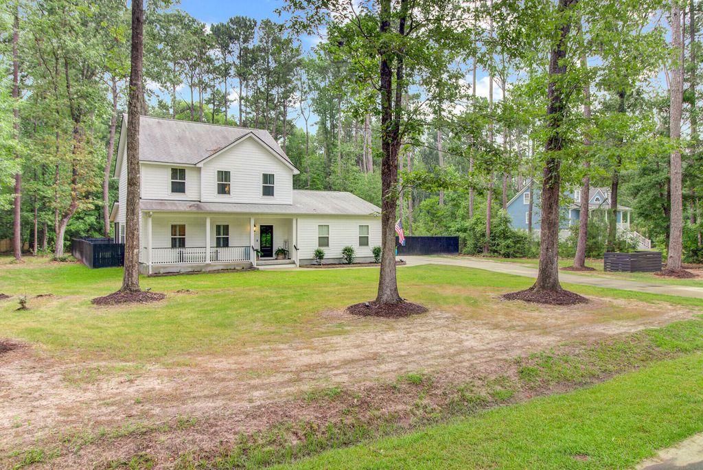 Photo of 6190 Button Bush Drive, Ravenel, SC 29470 (MLS # 25015735)