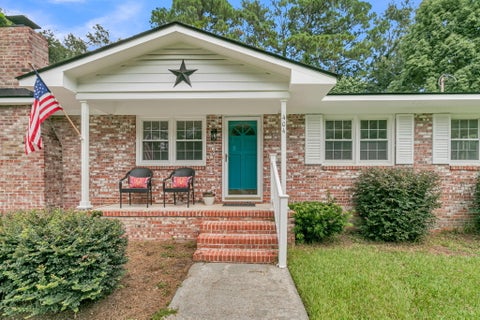 Photo of 404 Forest Circle, Summerville, SC 29483 (MLS # 26025262)