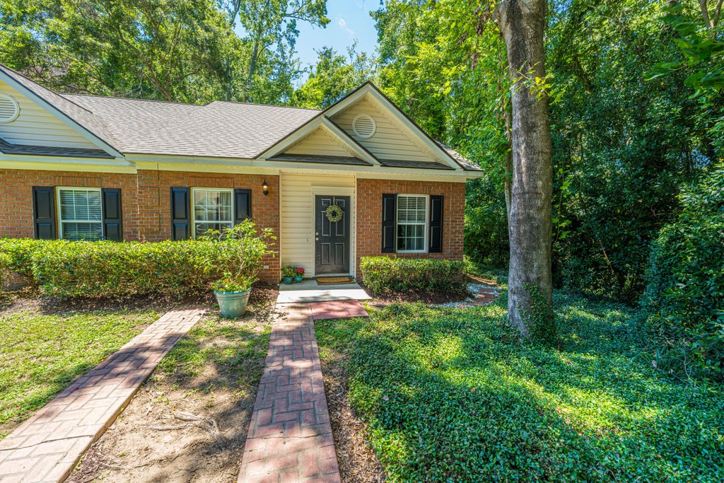 Photo of 1416 Dataw Court, Mount Pleasant, SC 29464 (MLS # 26018303)