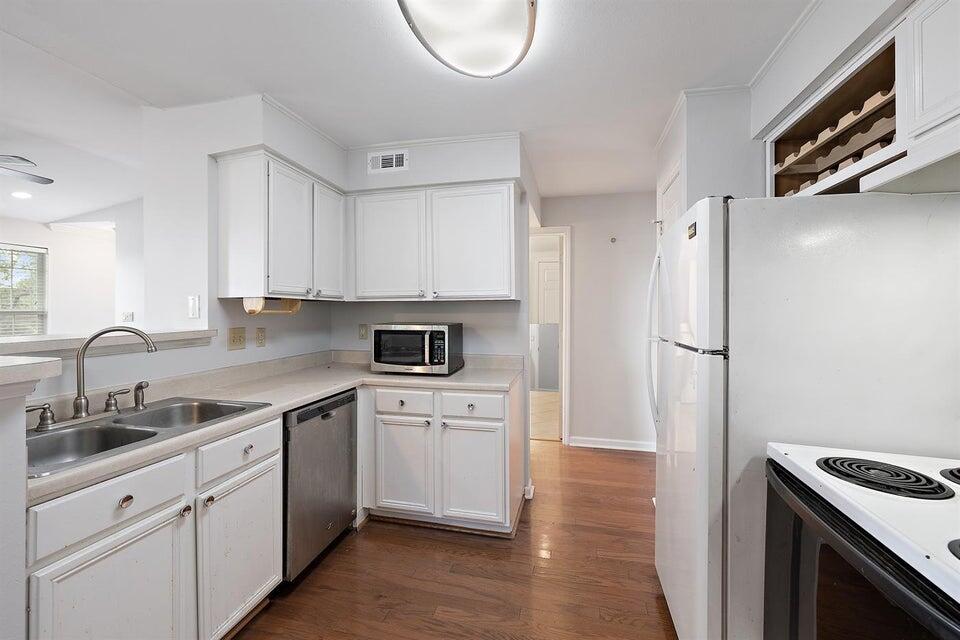 700 Daniel Ellis Drive 11302