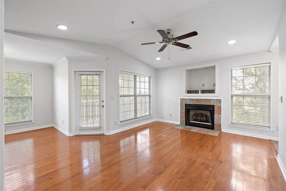 700 Daniel Ellis Drive 11302
